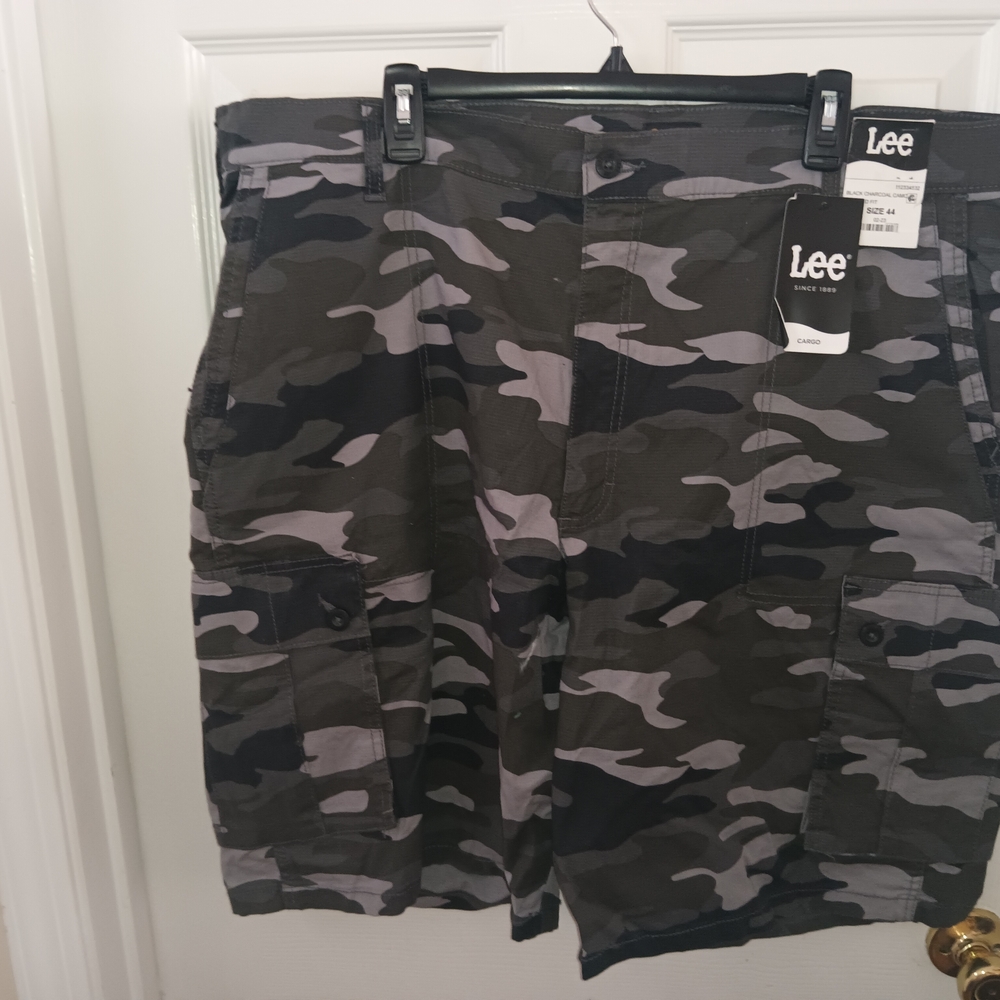 Lee Men's Camouflage Cargo Shorts - Black and Gray